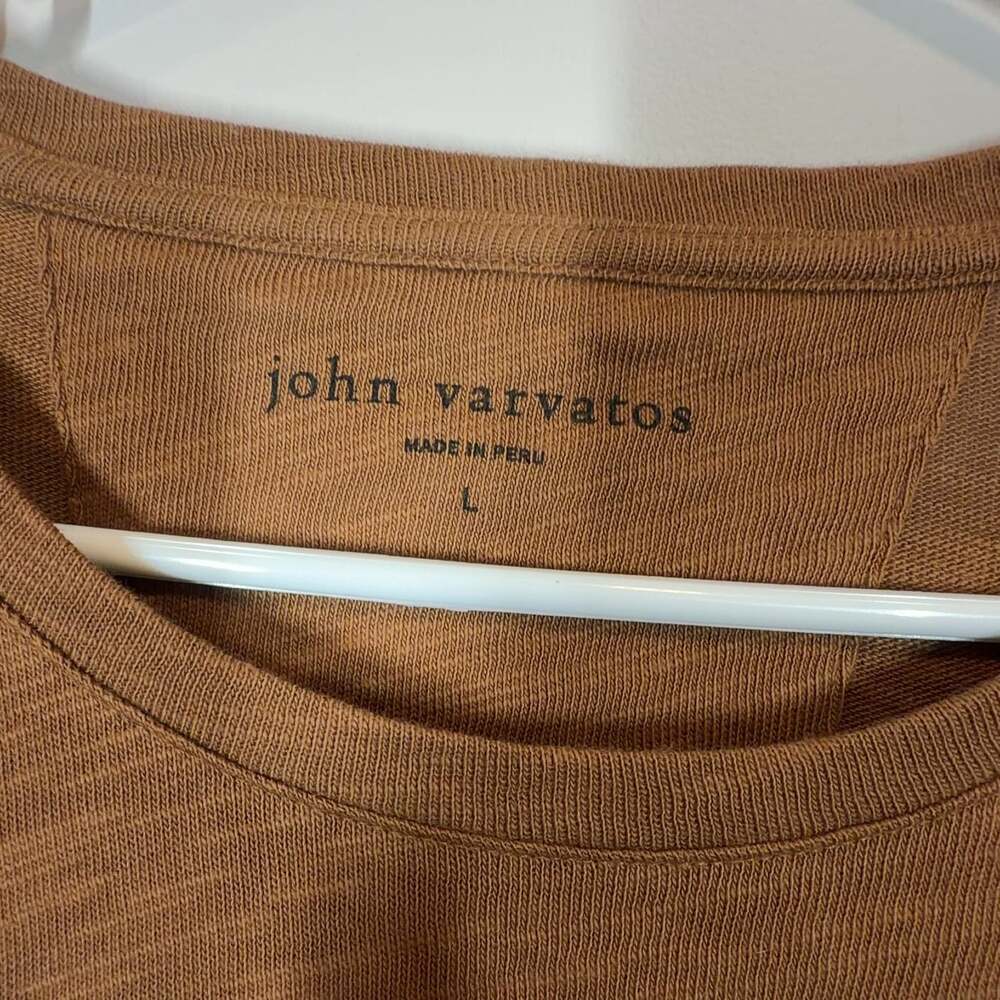John Varvatos Men's Long Sleeve Shirt Large Nutmeg Brown Peace Sign NWT - Picture 2 of 8